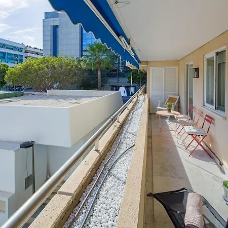 Apartment Hyper-center Of Puerto Banus *